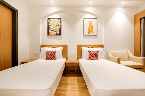 2 twin beds