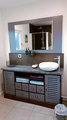 GITE AMERICAN DINER sur la site THE FARM OUEST capacité 7 personnes (GITE AMERICAN DINER sur la site THE FARM OUEST capacite 7 personnes) in La Chaize-le-Vicomte