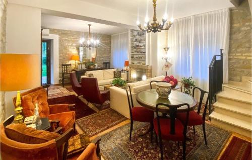  Nice Home In Cellino Attanasio in Cellino Attanasio