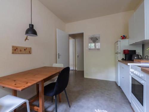 One-Bedroom Apartment image 8