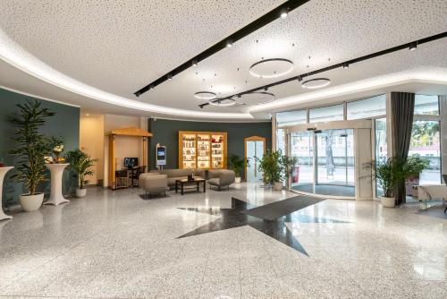 Lobby, Azimut Hotel Dresden in Prohlis