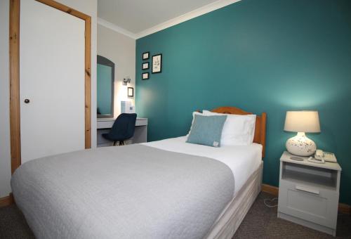 1 twin bed