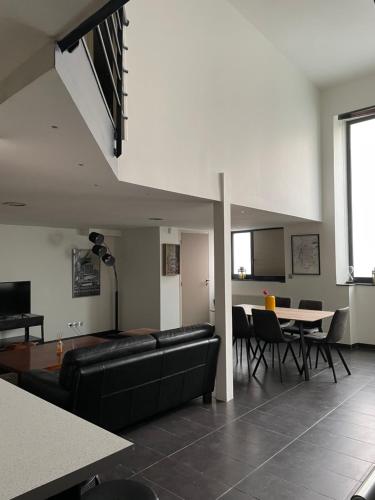 Loft duplex 2 chambres 102 m2 - Location saisonnière - Villeurbanne