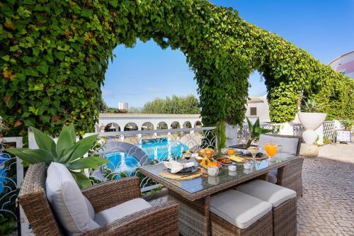 คลับ วิลล่าโรซ่า (Clube VilaRosa) in ปอร์ติเมา ทาวน์ เซ็นเตอร์