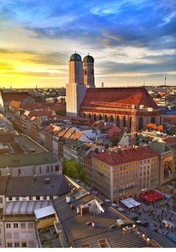 Schwabing-Studio great sunset view & balcony, Múnich (foto 8)
