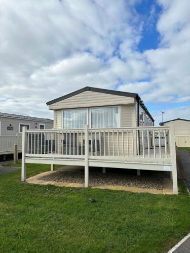 Pet Friendly Caravan Hire Thornwick Bay