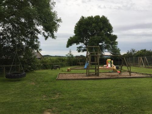 Spēļu laukums, RB Contractor Stays - Helyg in Abererch