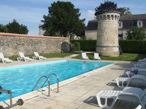 Le Chai, Chateau de Charras, Family Friendly Holiday Destination - Location saisonnière - Charras