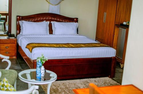 Executive Suite image 2