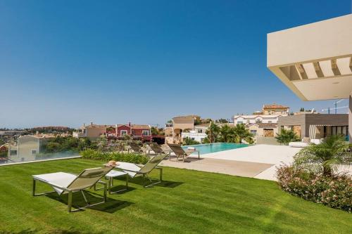Villa Anamaya 1 - Elegant 5-Bedroom Villa in Marbella - image 2