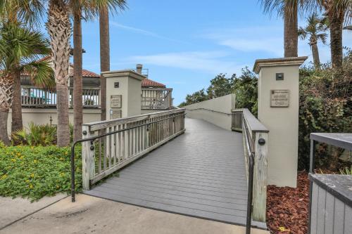 Ocean’s Treasures Retreat Beach Condo