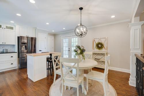 Powell Home with Fire Pit - 5 Mi to Columbus Zoo! in Powell, USA