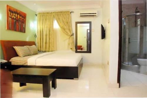 1 queen bed