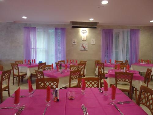 Hotel Mont Blanc - image 12