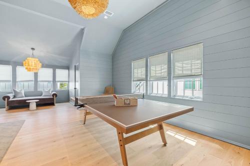 Five-Bedroom House image 10