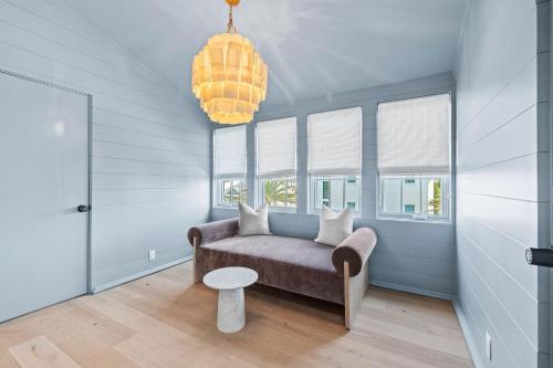 Five-Bedroom House image 9
