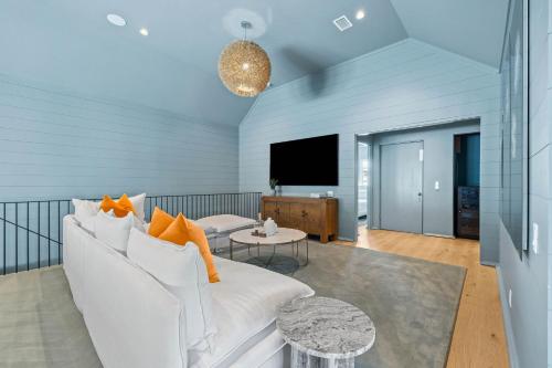 Five-Bedroom House image 8