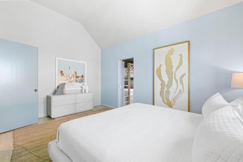 Five-Bedroom House image 5