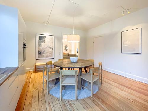 Large & Modern 4 Bedroom Apartment, Kopenhagen (Foto 2)