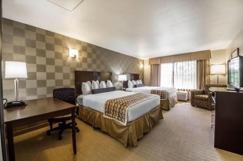 Hotel Med Park, Ascend Hotel Collection Ideally located in the Medical Center area, Hotel Med Park, Sacramento promises a relaxing and wonderful visit. Offering a variety of facilities and services, the property provides all you need for a 