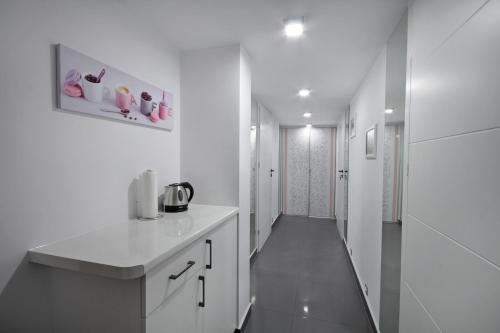 Apartment with Mountain View image 1