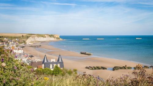 Les Pieds Dans l'Eau in Bernieres-sur-Mer