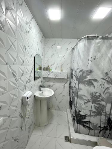 SANTORINI hotel & hostel – Yerevan