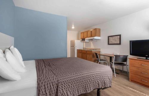 1 queen bed