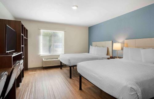 2 queen beds