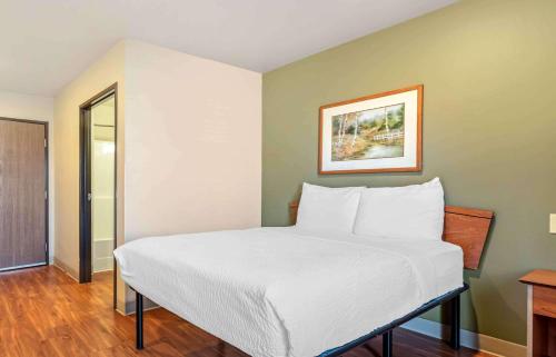 WoodSpring Suites Colorado Springs Airport - image 10