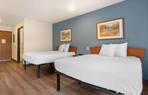 2 double beds