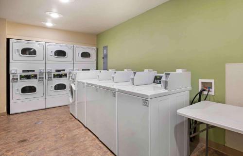 Studio 6 Extended Stay Cincinnati Sharonville OH - image 10