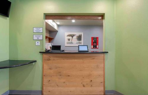 Extended Stay America Select Suites - Jacksonville - North in Jacksonville, USA