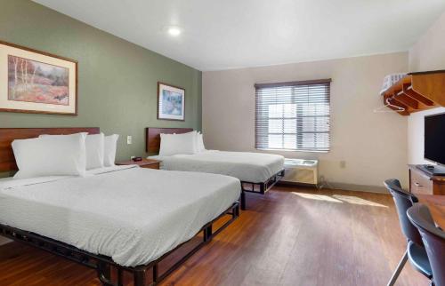 2 double beds