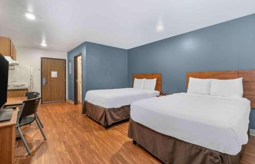 2 double beds