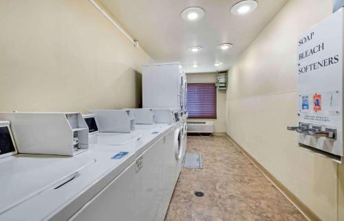 WoodSpring Suites Laredo - image 10
