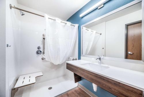 Extended Stay America Select Suites - Orlando - Kissimmee - 화장실