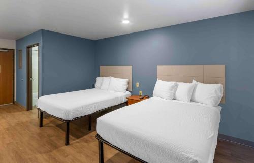 2 double beds