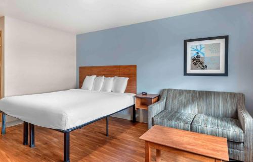 Extended Stay America Select Suites - Wichita - Airport