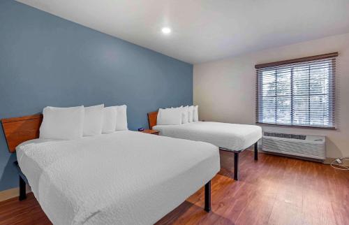2 double beds