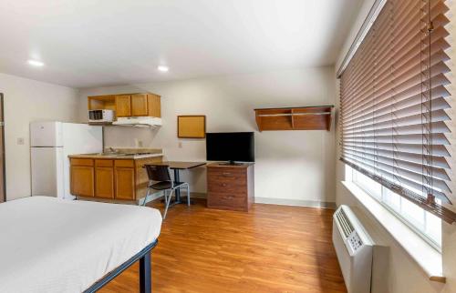 WoodSpring Suites Oklahoma City Southeast - image 11