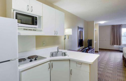 Extended Stay America Suites - Fayetteville - Owen Dr.