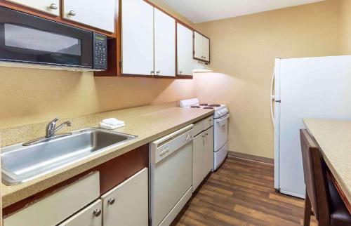 Extended Stay America Suites - Raleigh - Cary - Regency Parkway South