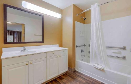 Extended Stay America Select Suites - Raleigh - RTP - 4610 Miami Blvd