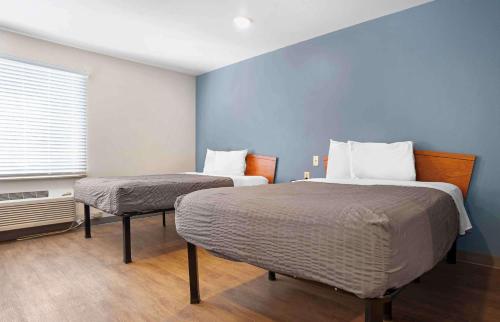 2 double beds