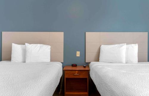 2 queen beds