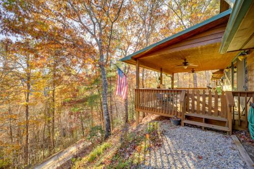 Almond Vacation Rental with Mountain Views! near Cherokee Bear Zoo