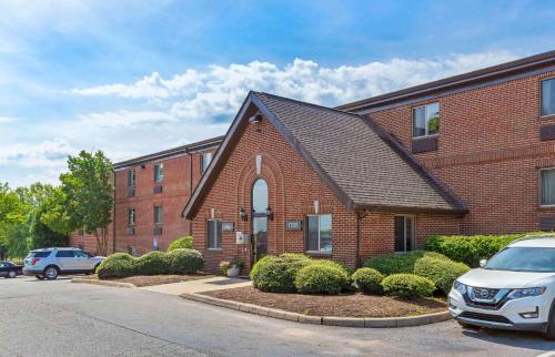 Extended Stay America Suites - Greensboro - Wendover Ave