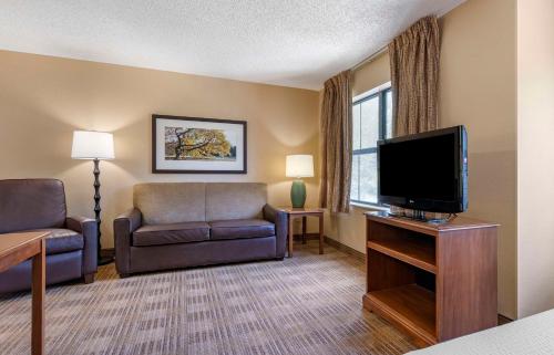 Extended Stay America Suites - Orlando - Maitland - 1776 Pembrook Dr.