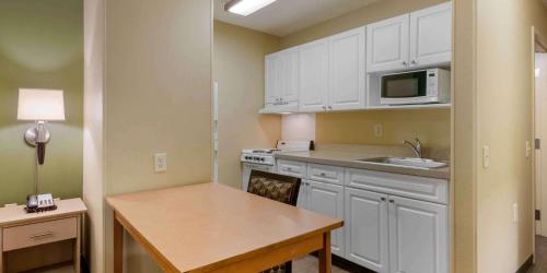 Extended Stay America Suites - Orlando - Orlando Theme Parks - Vineland Rd.